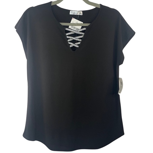 89th & Madison black embellished top. Blingy neckline and pretty! Womens Medium. - Picture 1 of 4